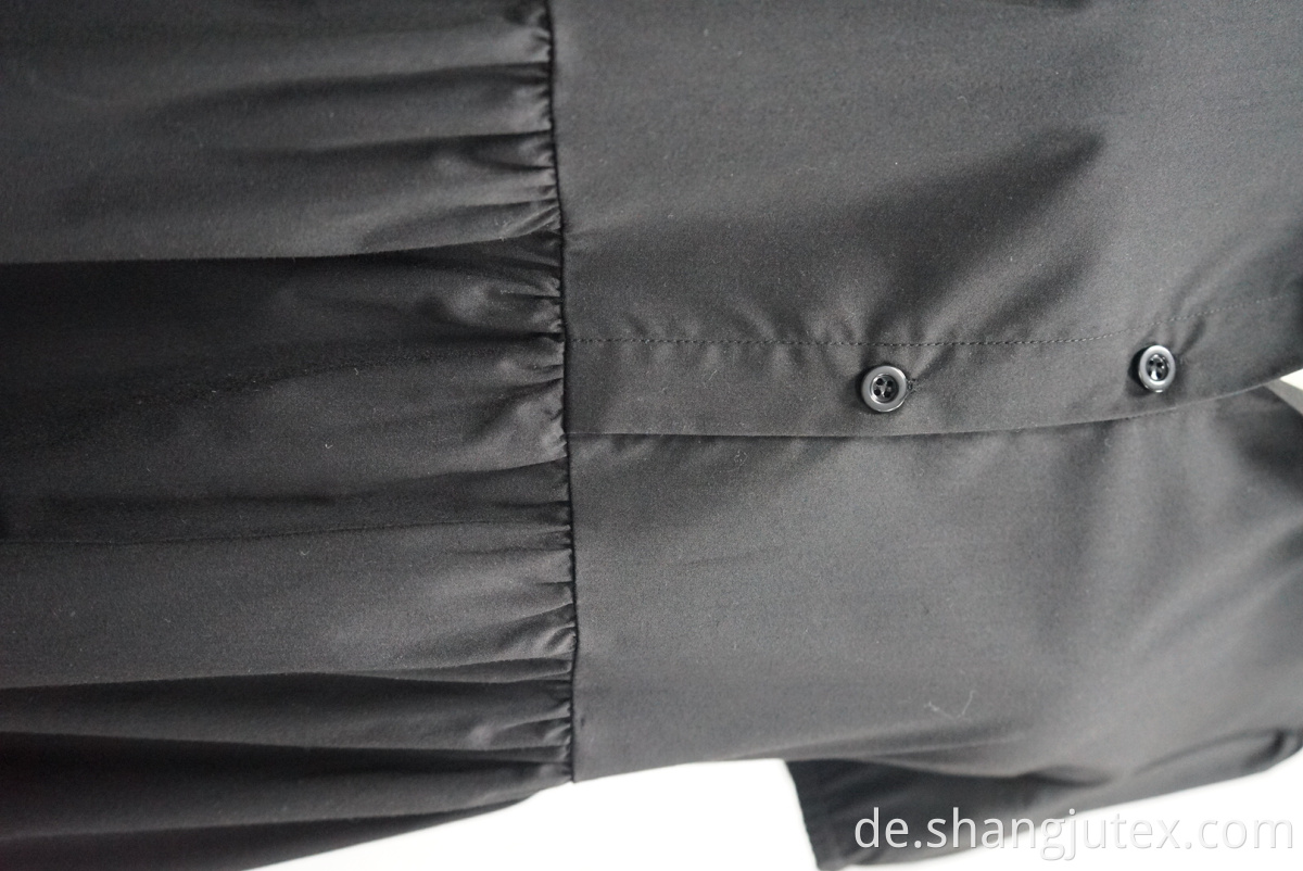 front have dtm button of dress 